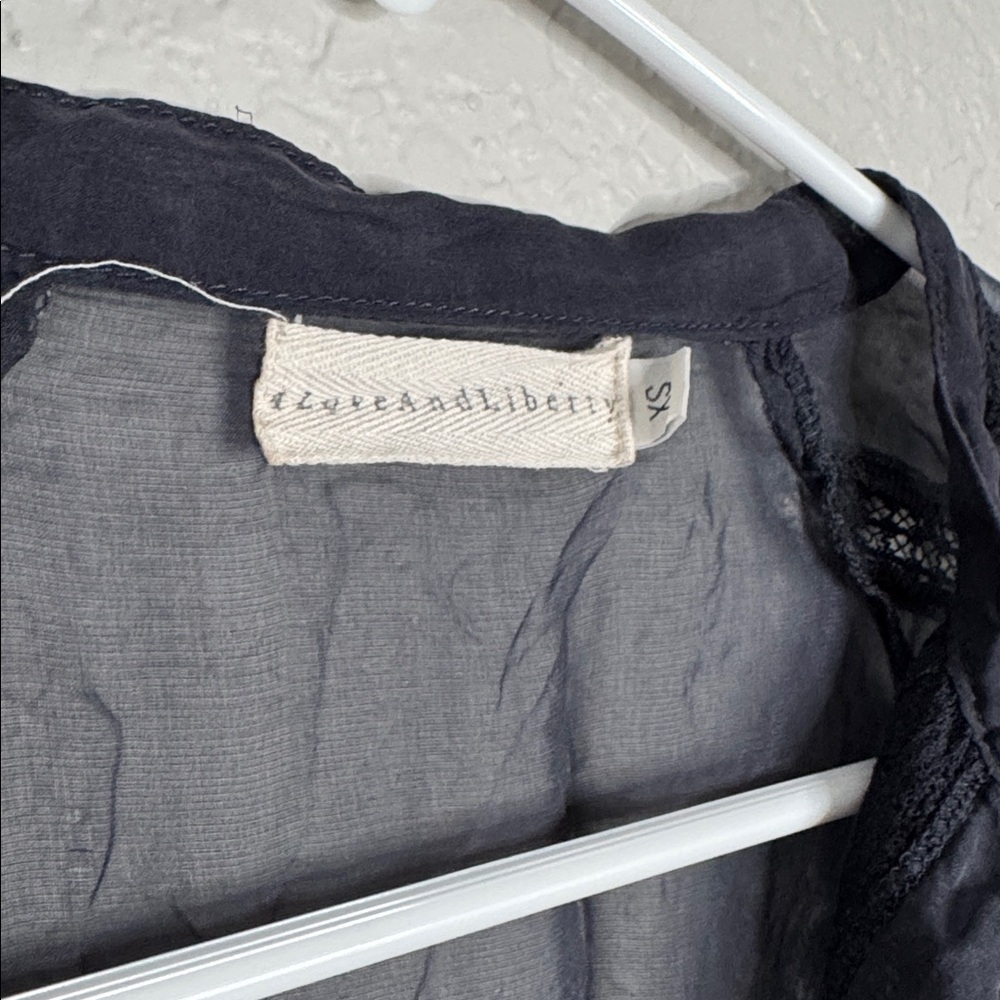 Johnny Was 4 Love & Liberty Sheer Silk Navy Lace Eyelet Top Size XS Boho Chic - Picture 4 of 7